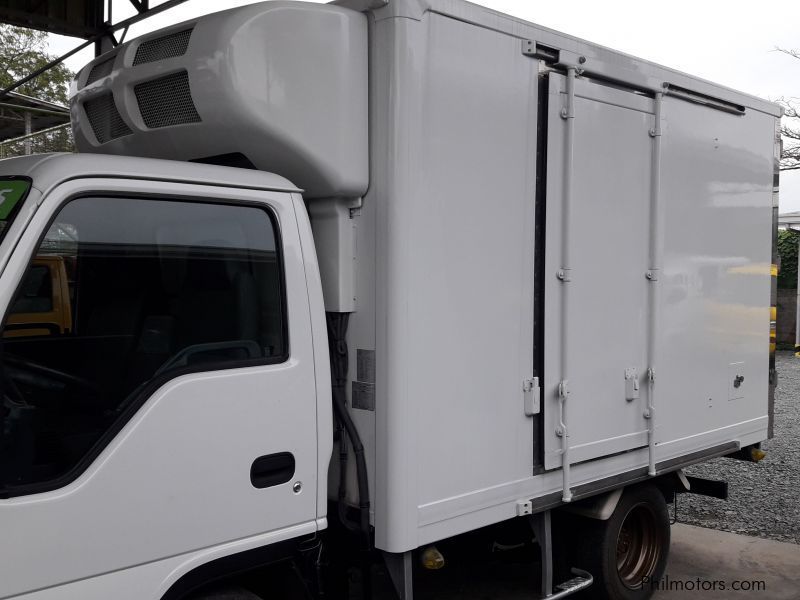 Isuzu Elf 4HL1 NKR Ref Freezer Refregerated Aluminium Van Negative 5 degrees with side door in Philippines