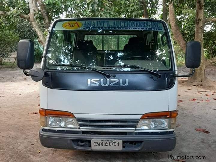 Isuzu Elf Double Cab Dropside in Philippines