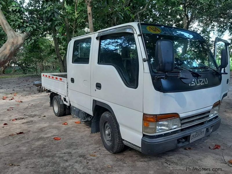 Isuzu Elf Double Cab Dropside in Philippines