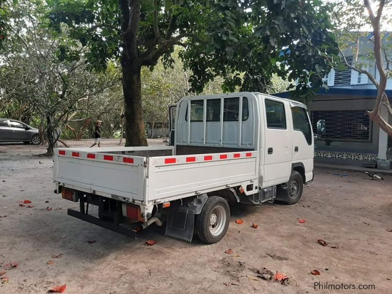 Isuzu Elf Double Cab Dropside in Philippines