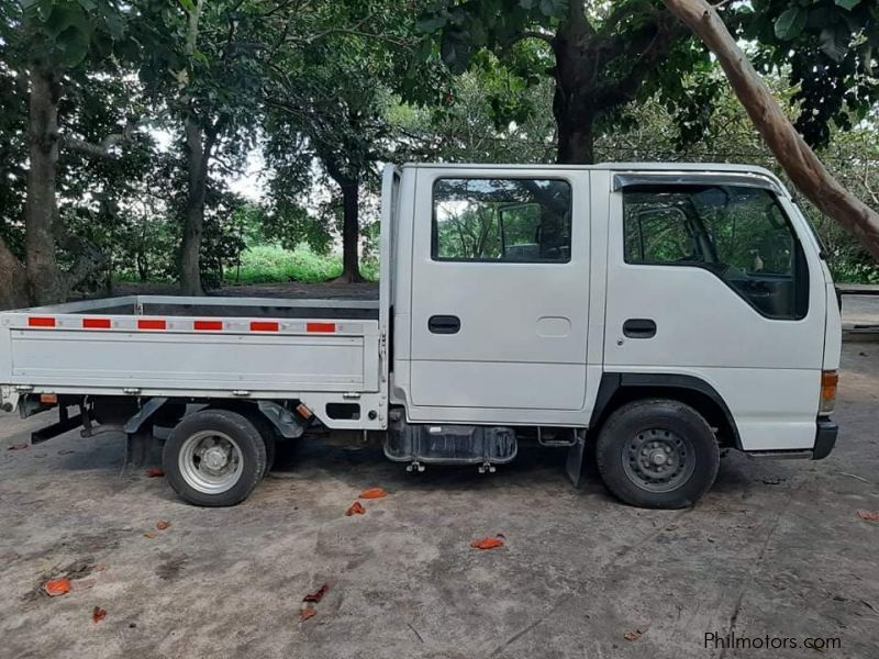 Isuzu Elf Double Cab Dropside in Philippines