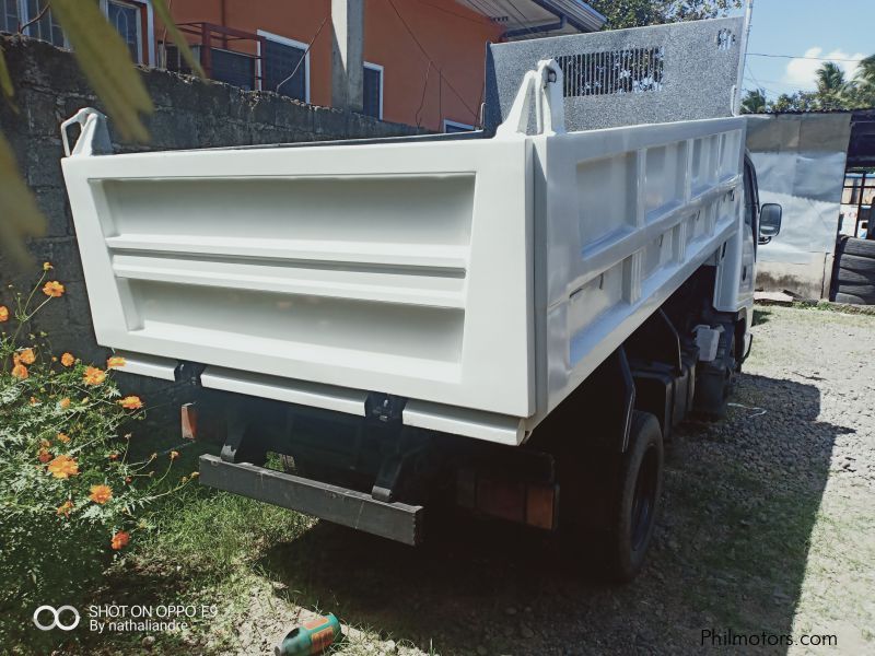 Isuzu Elf mini dump truck in Philippines