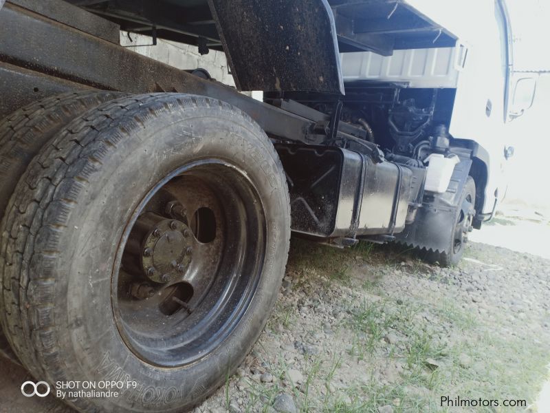 Isuzu Elf mini dump truck in Philippines