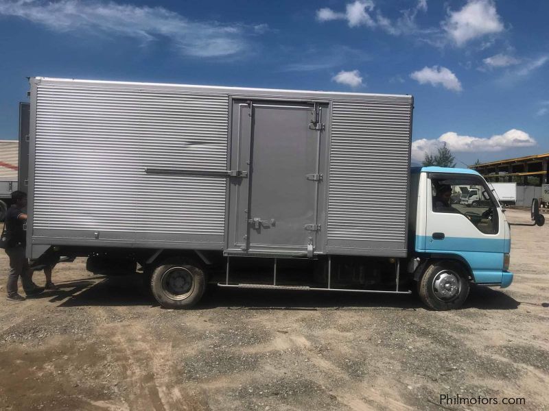 Isuzu Elf in Philippines