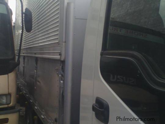 Isuzu Forward Aluminum Wing Van in Philippines