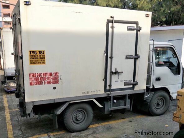 Isuzu NKR in Philippines