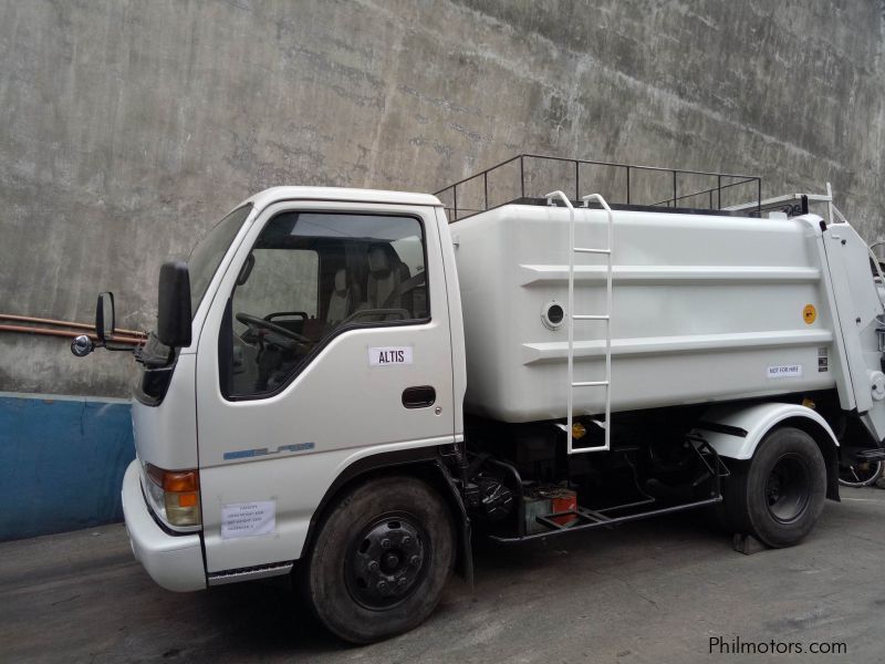 Isuzu NPR GIGA SERIES GARBAGE COMPACTOR in Philippines