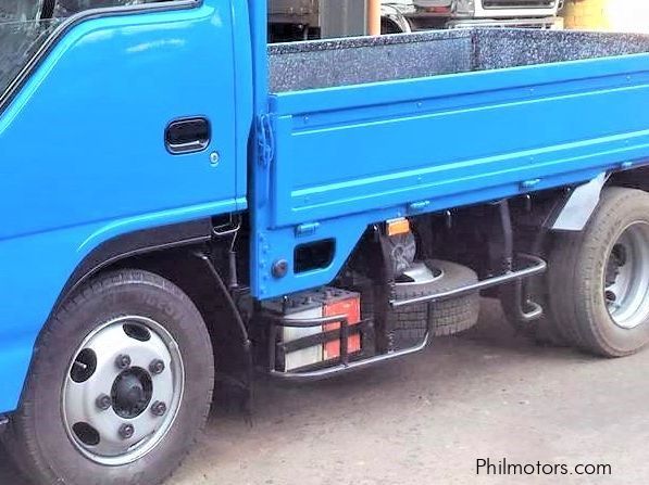 Isuzu elf in Philippines