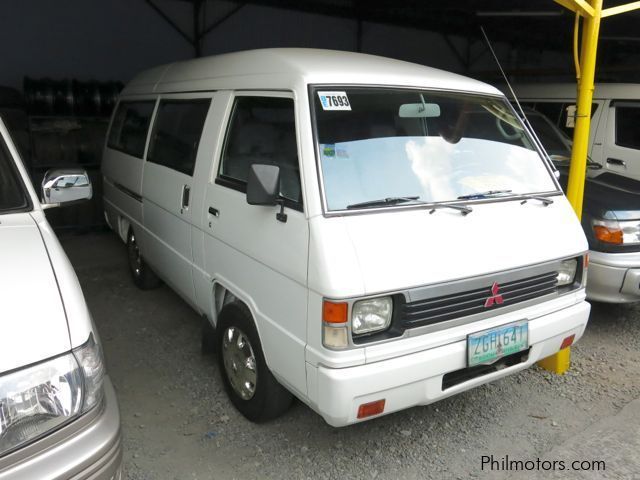 mitsubishi versa van