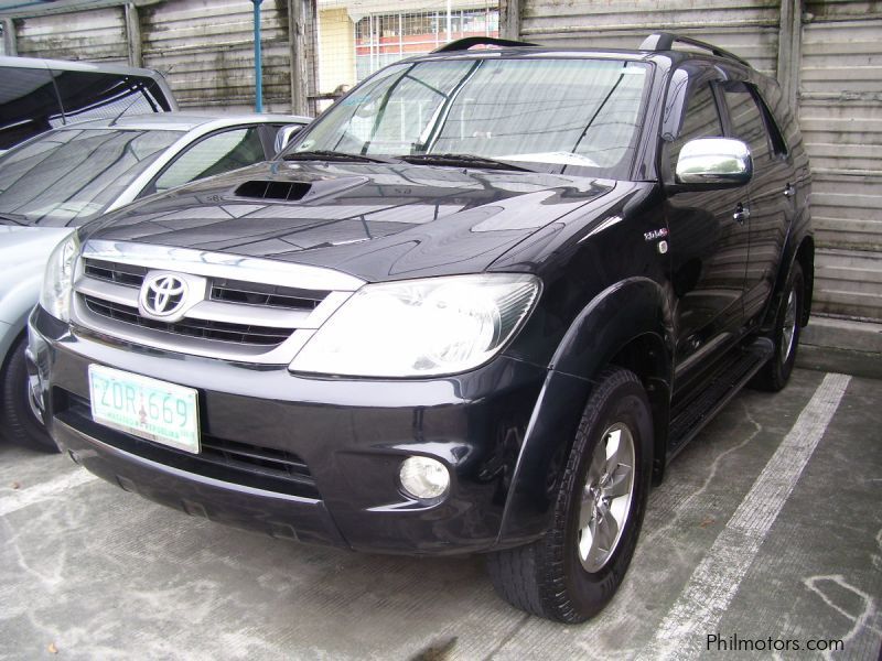 Toyota Fortuner V 4X4 DIESEL in Philippines