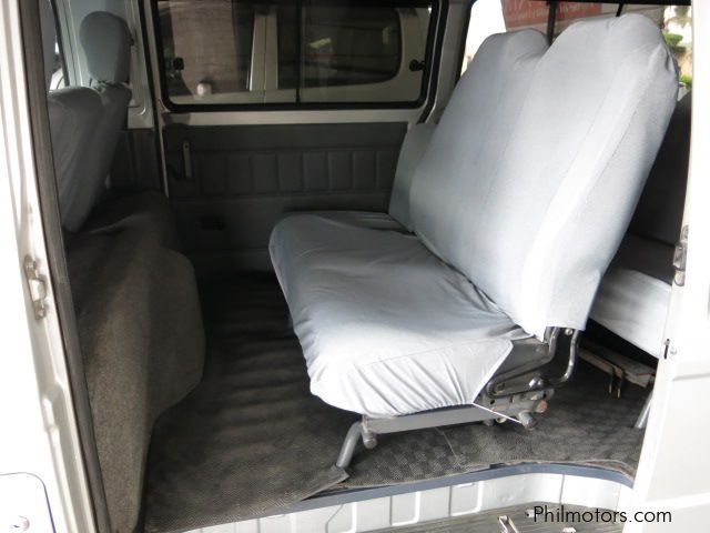 Mitsubishi L300 Versa Van in Philippines