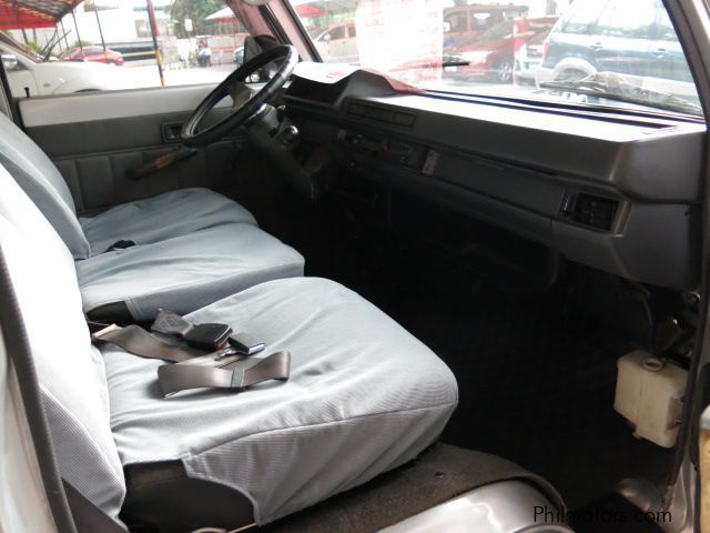 Mitsubishi L300 Versa Van in Philippines