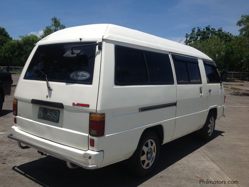 Mitsubishi L300 versa van in Philippines