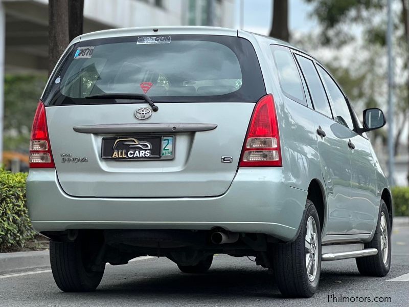 Toyota Innova 2.5 E in Philippines