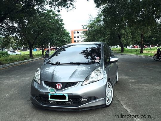 Honda Jazz 1.5V gas i-vtec AT in Philippines