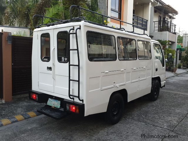 Isuzu Elf in Philippines