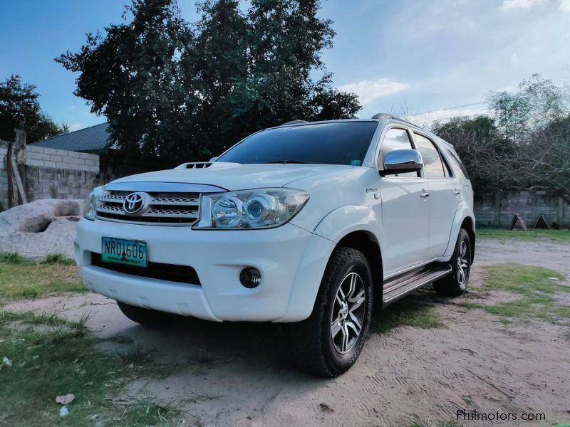 Toyota FORTUNER V 4X4 A/T in Philippines