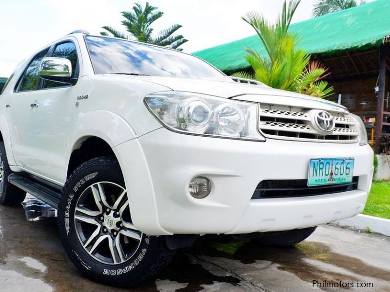 Toyota FORTUNER V 4X4 A/T in Philippines