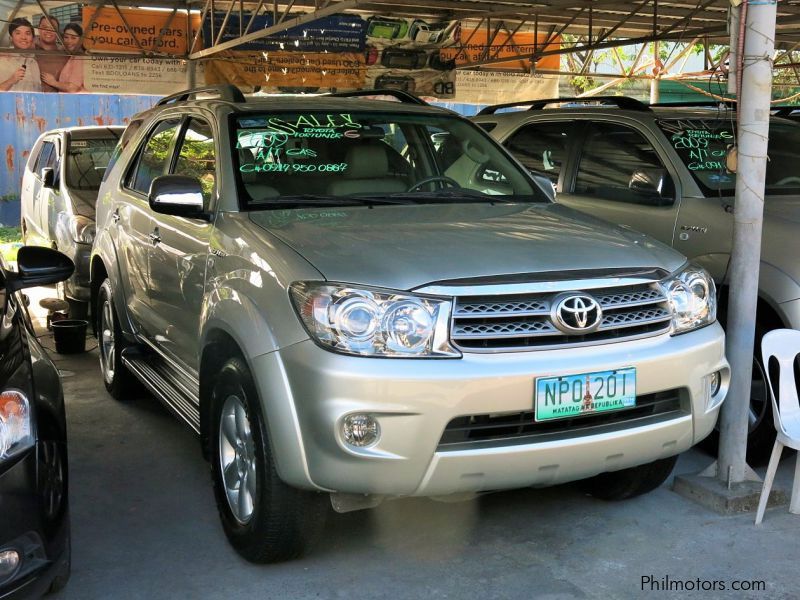 2009-Toyota-Fortuner-474-4052913_1.jpg