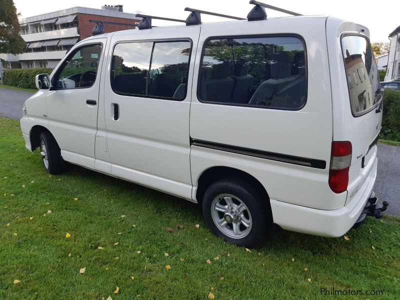 Toyota HiAce 17HP D 4 D 4WD in Philippines