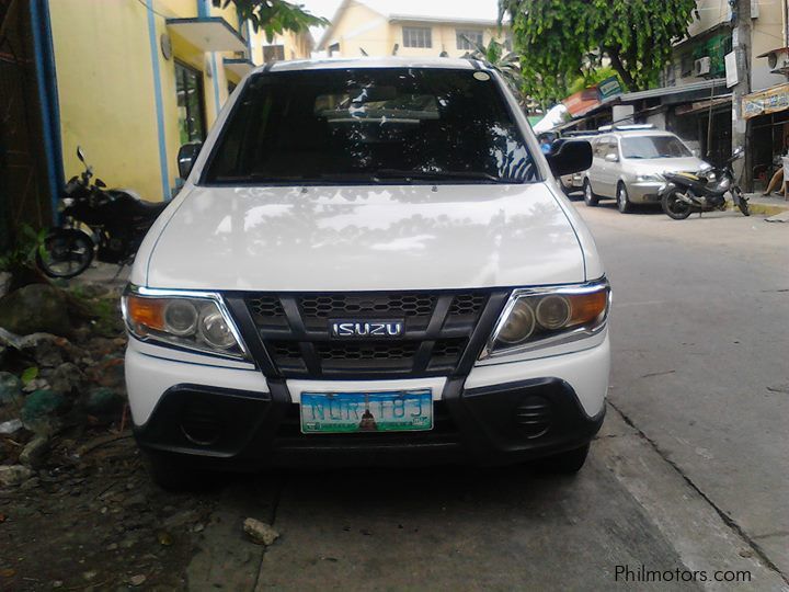 Isuzu Crosswind XL in Philippines