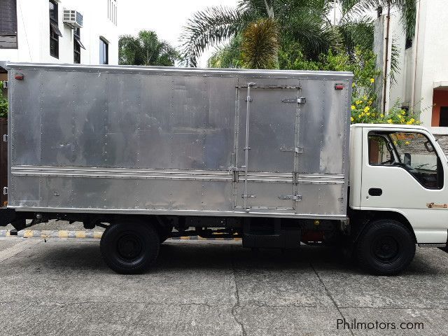 Isuzu Elf in Philippines