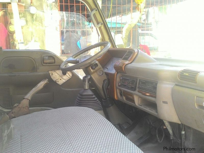 Isuzu Elf Aluminum Van Sobida in Philippines