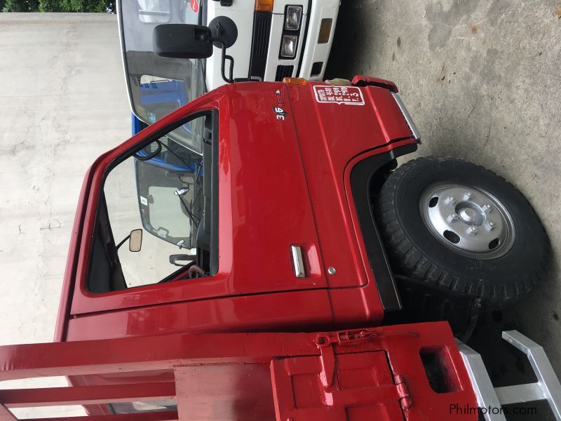 Isuzu Elf Dropside in Philippines