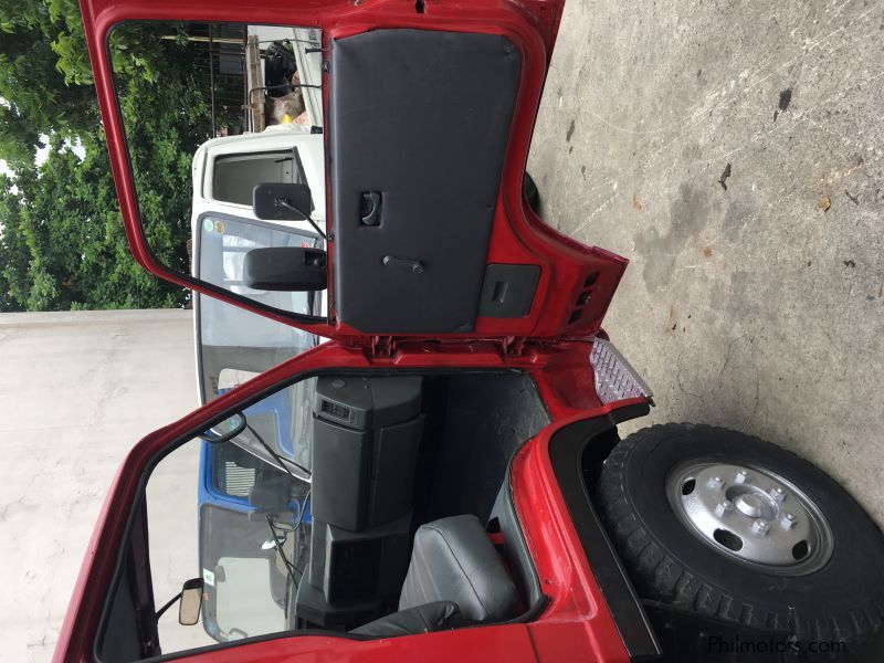 Isuzu Elf Dropside in Philippines