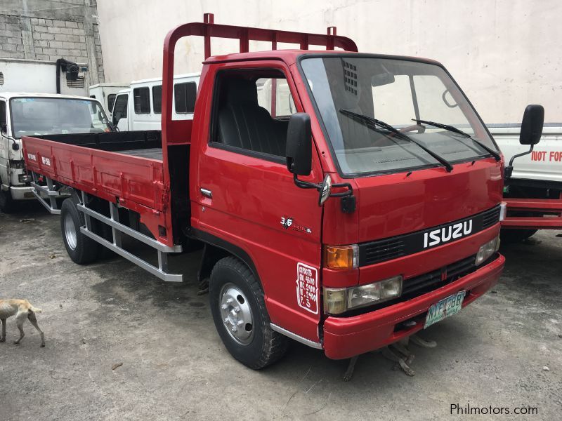 Isuzu Elf Dropside in Philippines