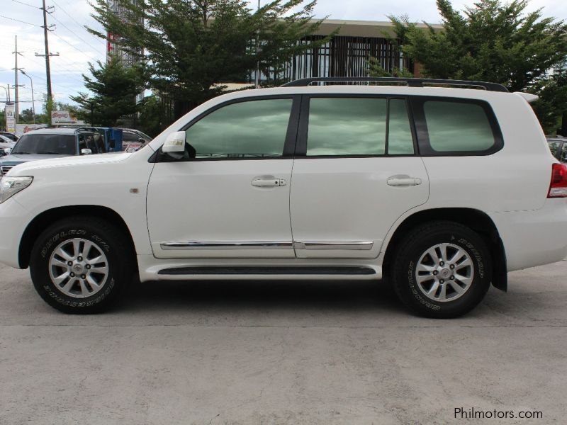 Toyota Land Cruiser 200 in Philippines