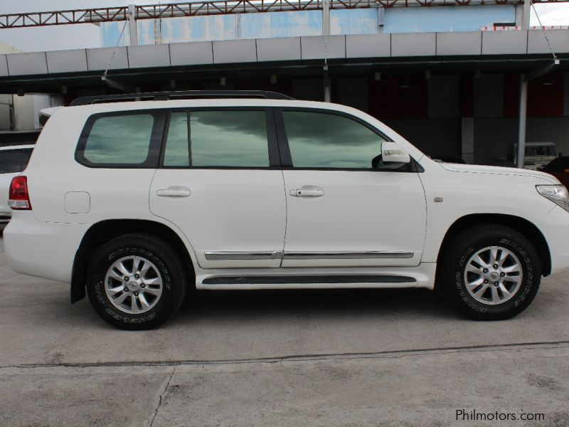 Toyota Land Cruiser 200 in Philippines