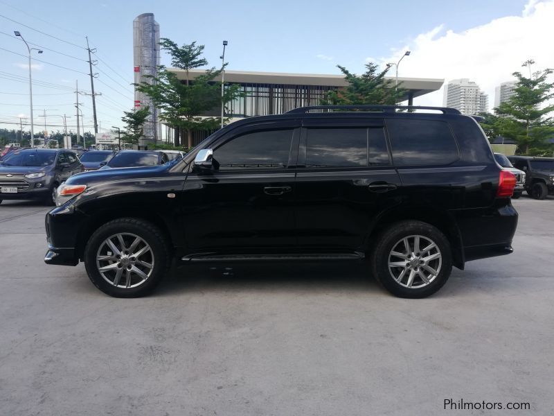 Toyota Land Cruiser 200 in Philippines