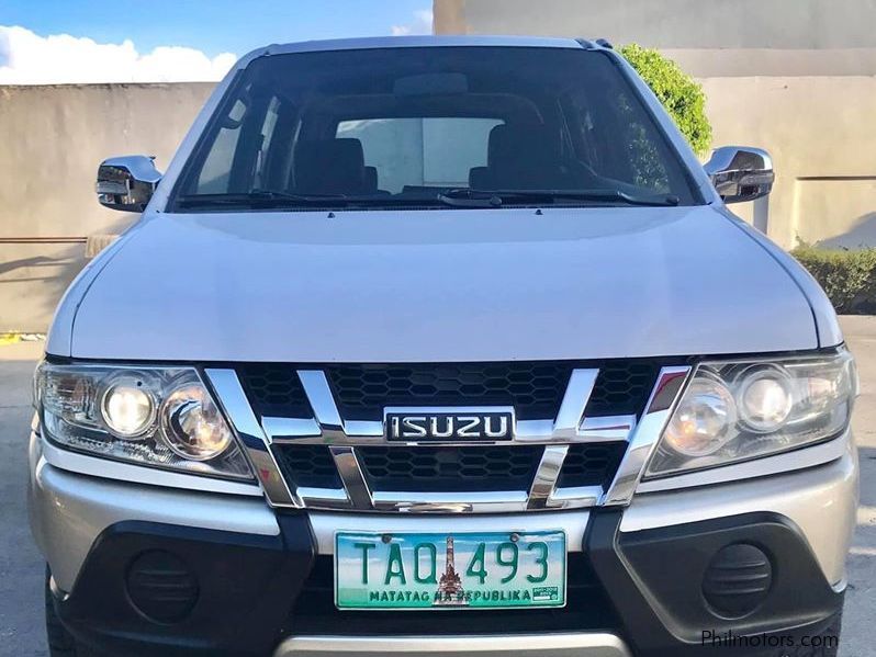 Isuzu Crosswind XUV 2011 in Philippines