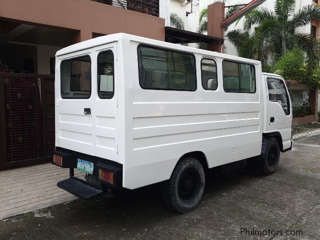 Isuzu NHR in Philippines