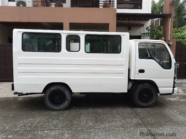 Isuzu NHR in Philippines