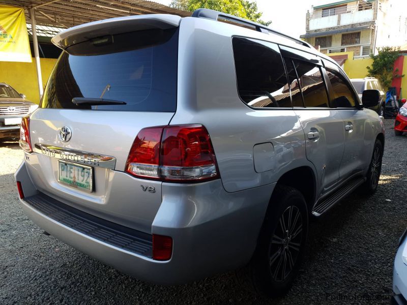 Toyota Land Cruiser VX LC200 in Philippines