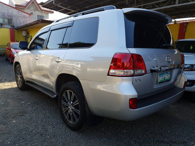 Toyota Land Cruiser VX LC200 in Philippines