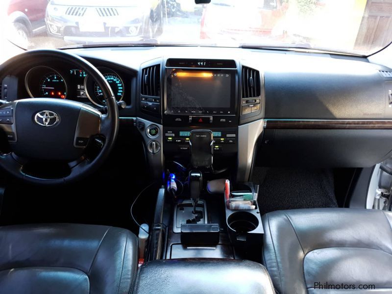 Toyota Land Cruiser VX LC200 in Philippines