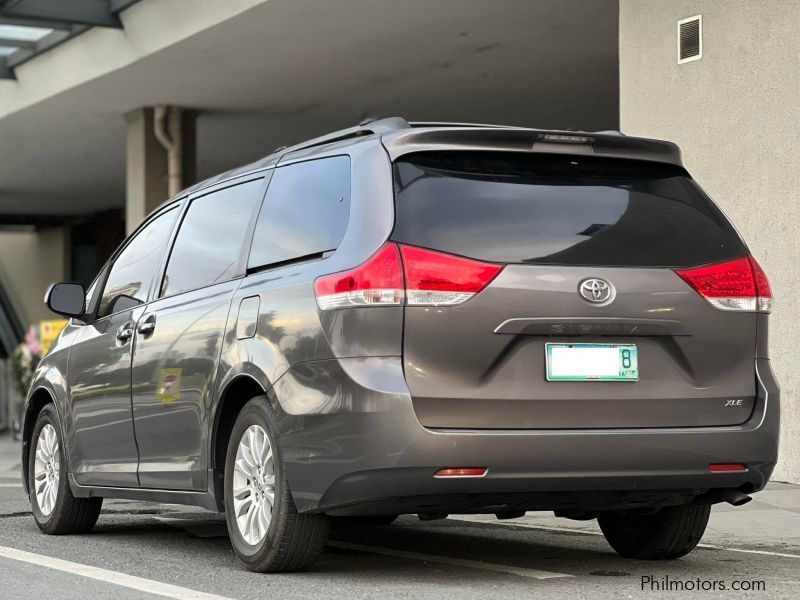 Toyota Sienna XLE automatic in Philippines