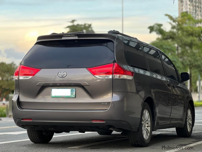 Toyota Sienna XLE automatic in Philippines