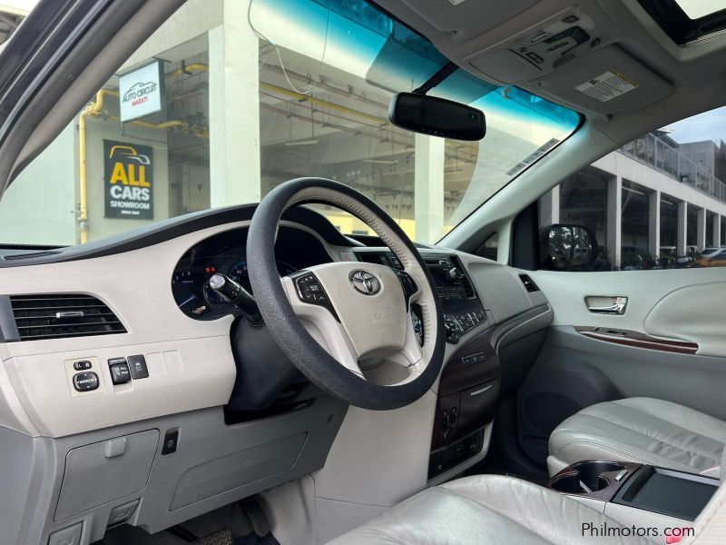 Toyota Sienna XLE automatic in Philippines