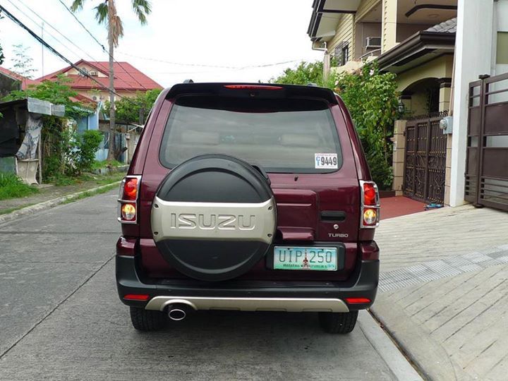 Isuzu Crosswind Sportivo 2012 in Philippines