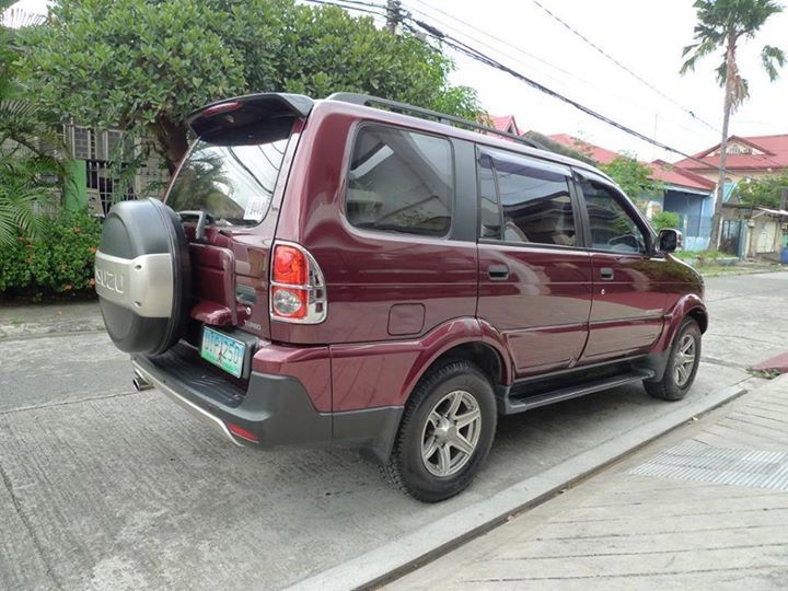 Isuzu Crosswind Sportivo 2012 in Philippines