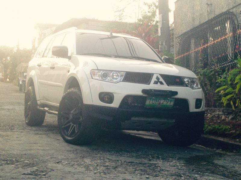 Mitsubishi 4x2  Montero Sport GLS-V in Philippines