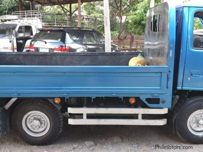 Isuzu Elf in Philippines