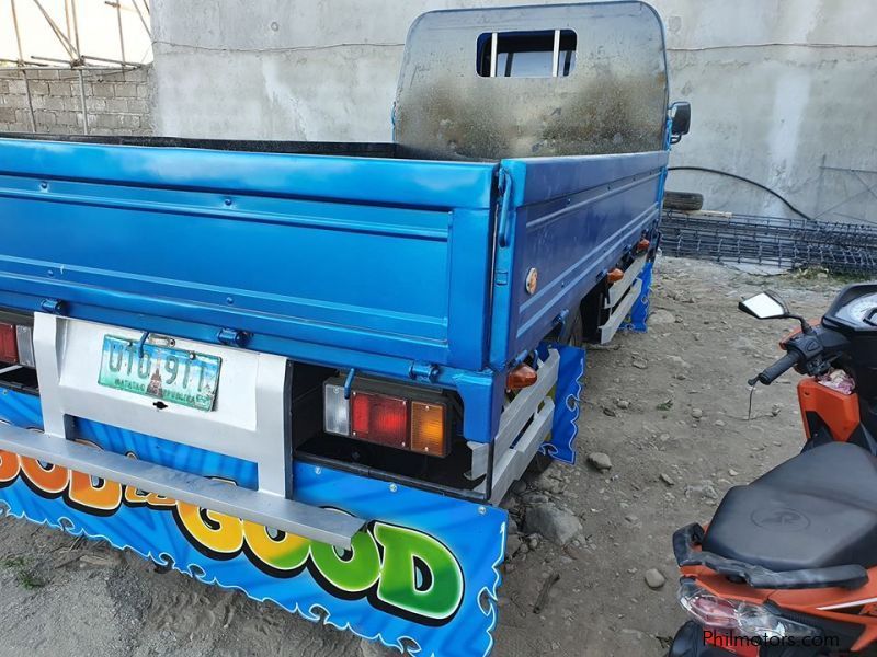 Isuzu Elf in Philippines