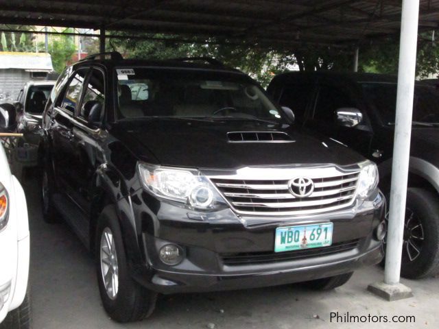 Toyota Fortuner V A/T 4x4 in Philippines