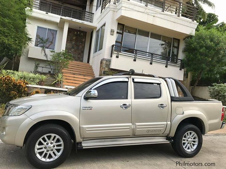 Toyota HILUX 2013 4x4 G MANUAL in Philippines