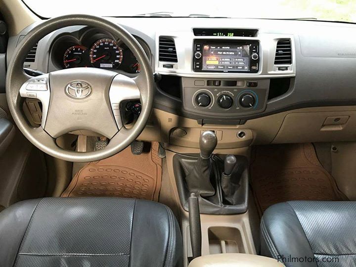 Toyota HILUX 2013 4x4 G MANUAL in Philippines